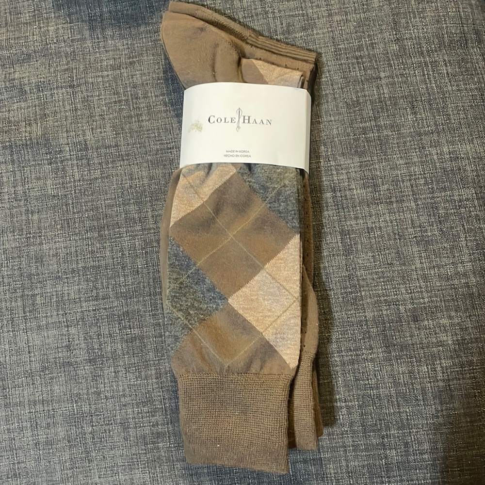 3 pack Earth Tone Men’s Cole Haan dress socks one size